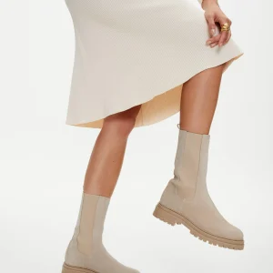 Karolina Kurkova Originals Chelsea Boots ‘Selma’ 12