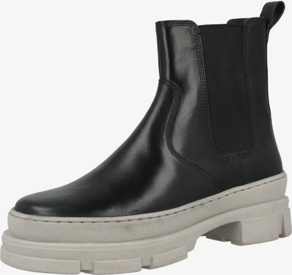 Karolina Kurkova Originals Chelsea Boots ‘Suki’ 1